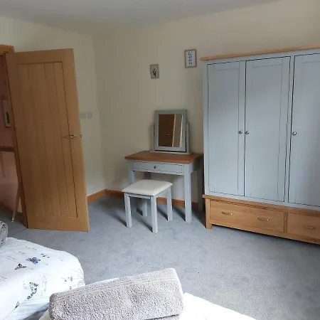 Two Bedroom - Country Lane -10 Min Walk To Nyaraló *