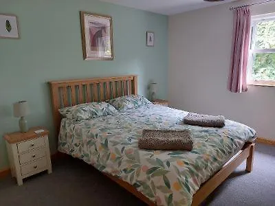 Two Bedroom - Country Lane -10 Min Walk To Nyaraló